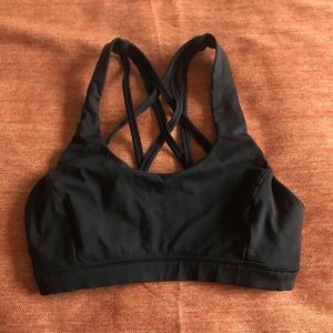 Navy free to be serene sports bra